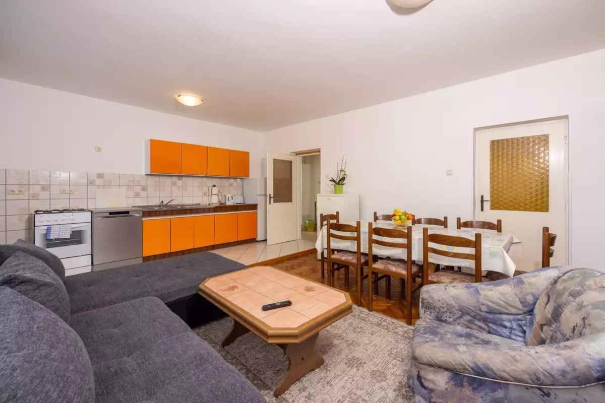 Four-Bedroom Apartment in Crikvenica II Esterno foto