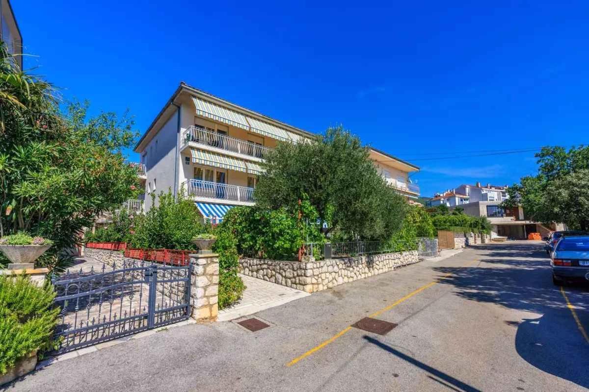 Four-Bedroom Apartment in Crikvenica II Esterno foto